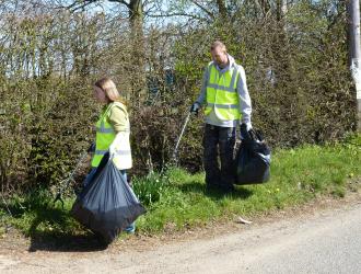 Litter-picking-1.JPG